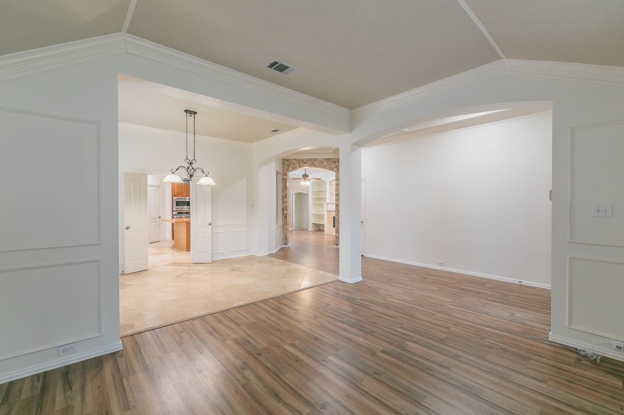 4633 Baldwin Ln - Photo 5 of 38