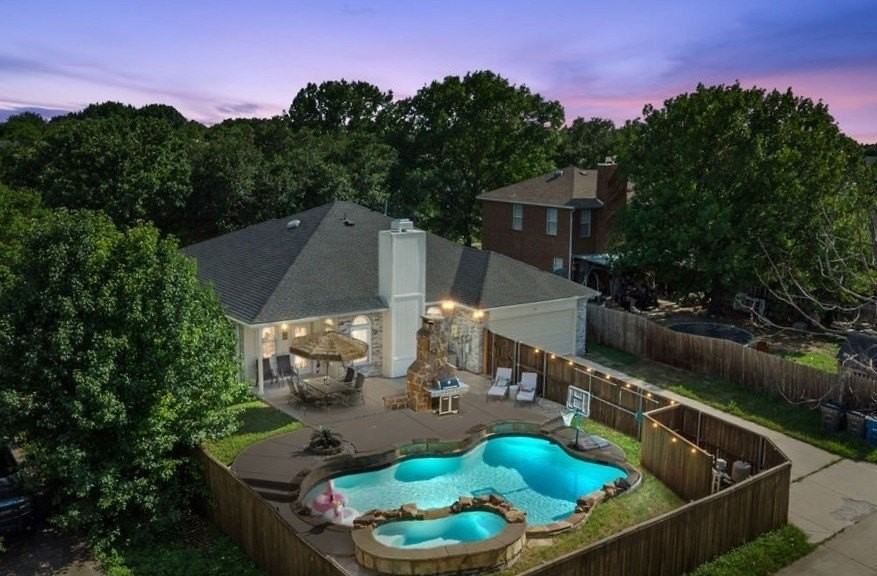 1531 Home Park Dr - Photo 3 of 40