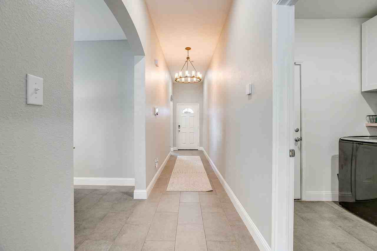 5617 Kilpatrick Ave - Photo 3 of 40