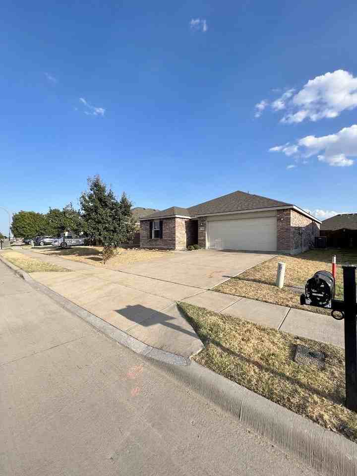 5825 Mountain Bluff Dr - Photo 2 of 14