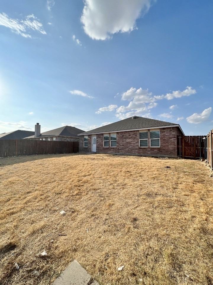 5825 Mountain Bluff Dr - Photo 4 of 14