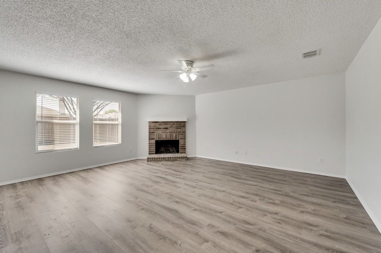 1473 Madison Dr - Photo 4 of 16