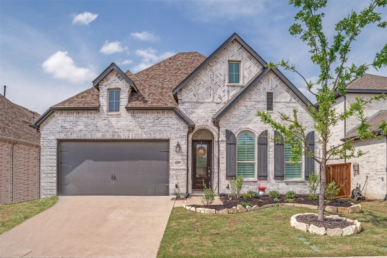1308 Bluebonnet Ln