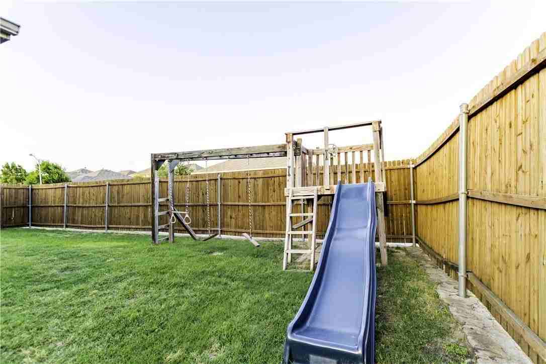365 Basswood Ln - Photo 6 of 26