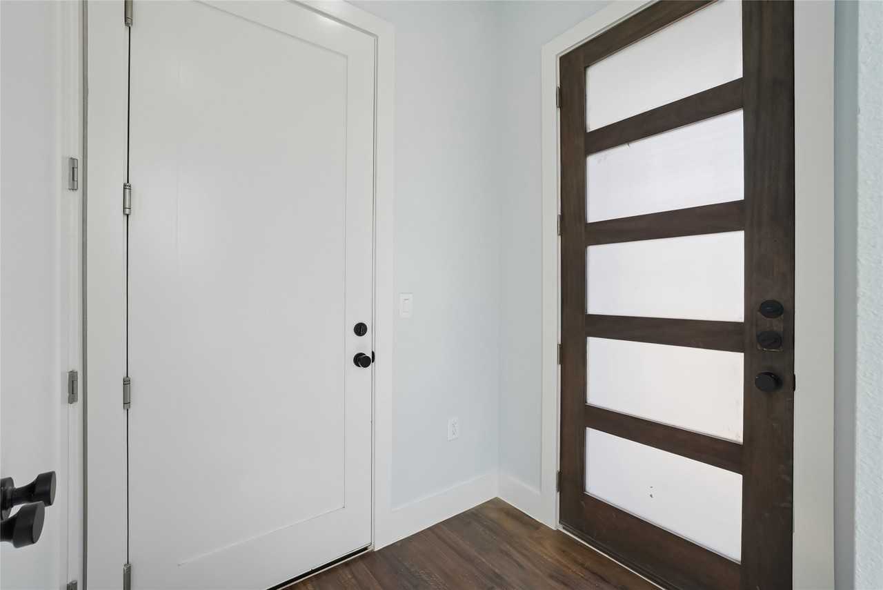 341 Bryan St #3101 - Photo 4 of 27