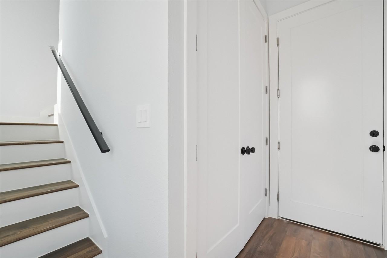 341 Bryan St #3101 - Photo 6 of 27