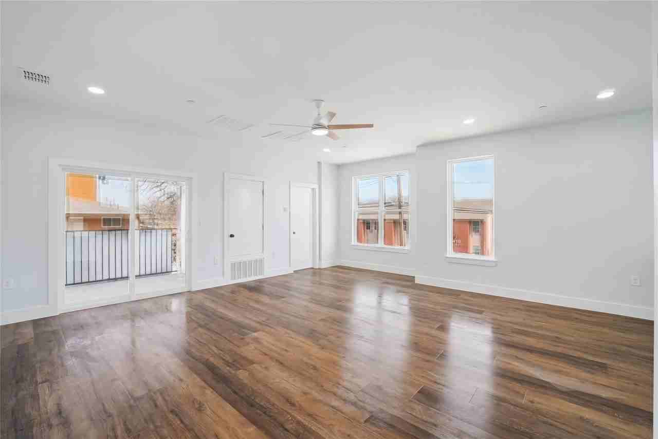 341 Bryan St #3101 - Photo 7 of 27