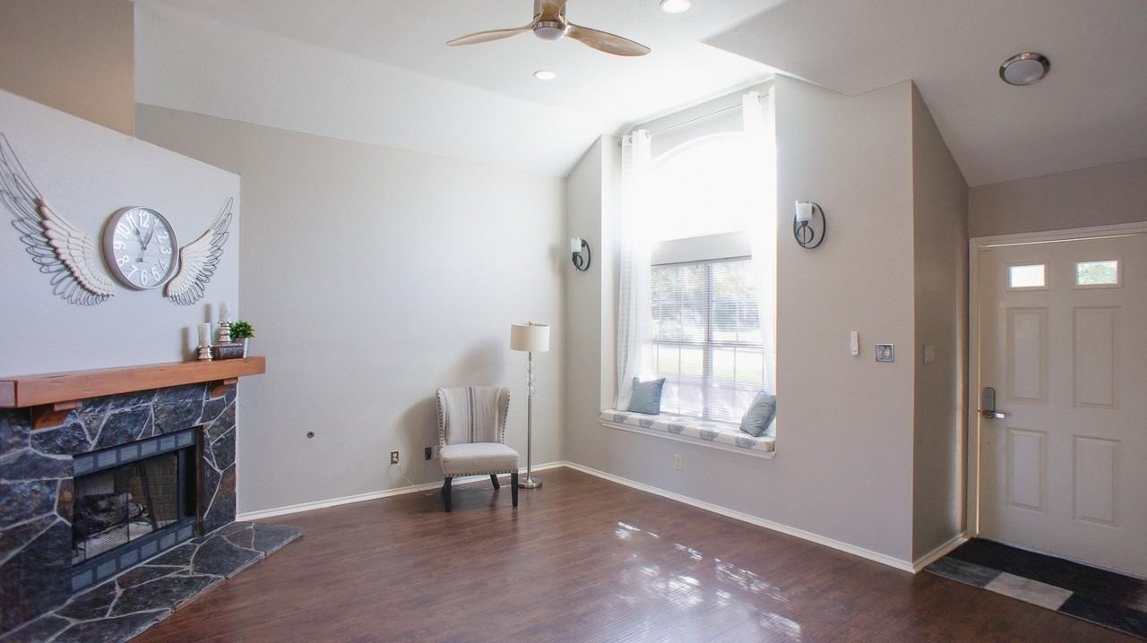 10300 Concord Dr - Photo 5 of 23
