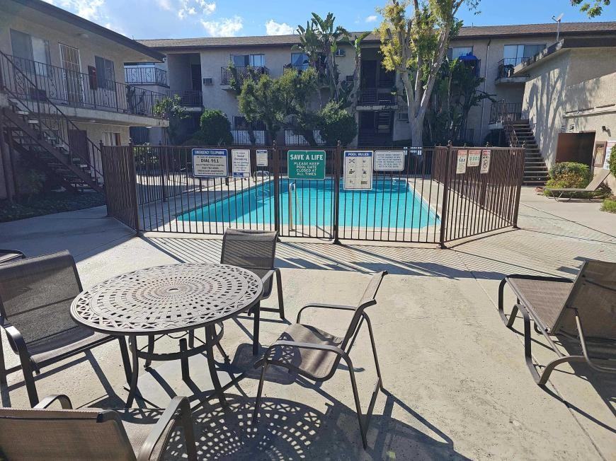 7435 Sepulveda Blvd - Photo 6 of 10