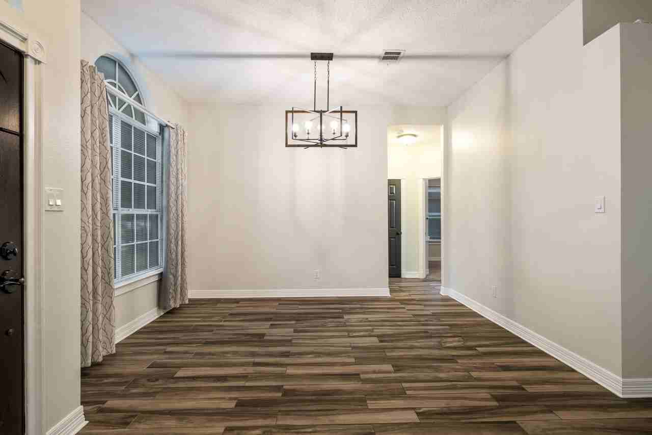 3810 Columbus Dr - Photo 7 of 33