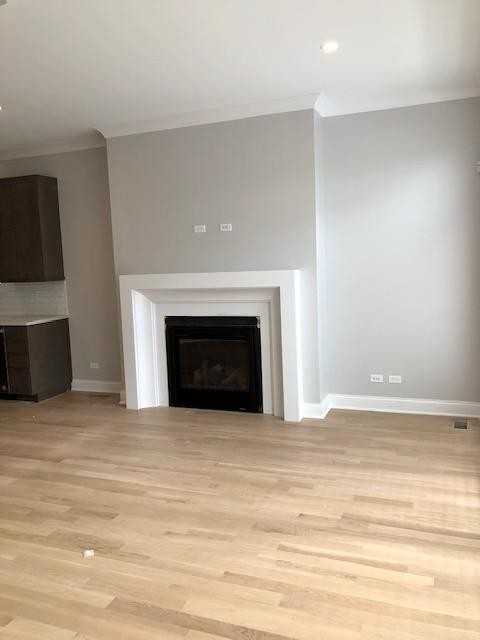 3343 N Kenmore Ave - Photo 5 of 10