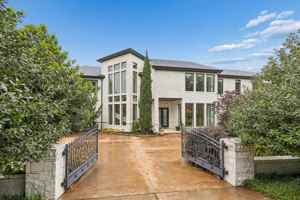 featured image of 4511 Watauga Rd