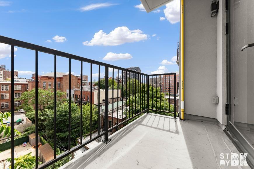 610 Myrtle Ave - Photo 7 of 10