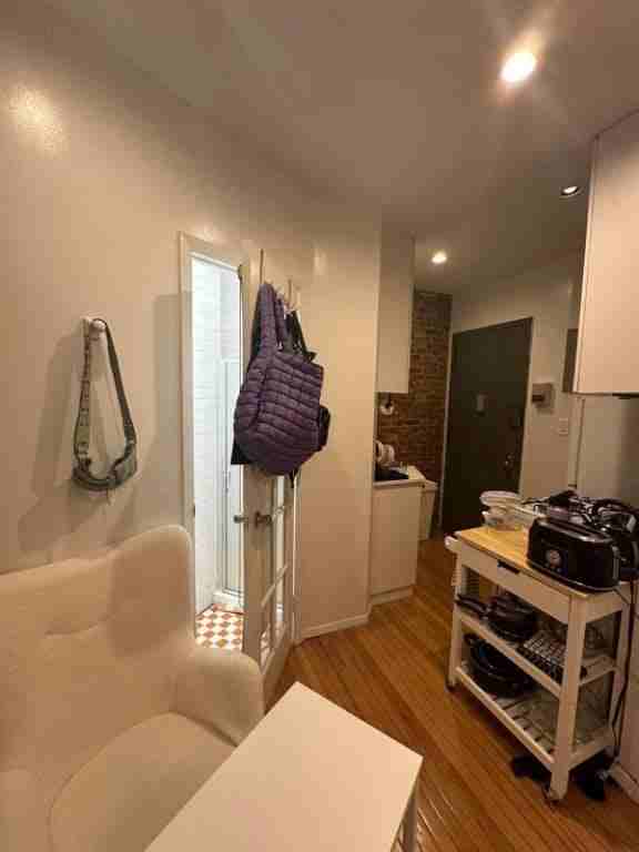 146 Sullivan St - Photo 2 of 6