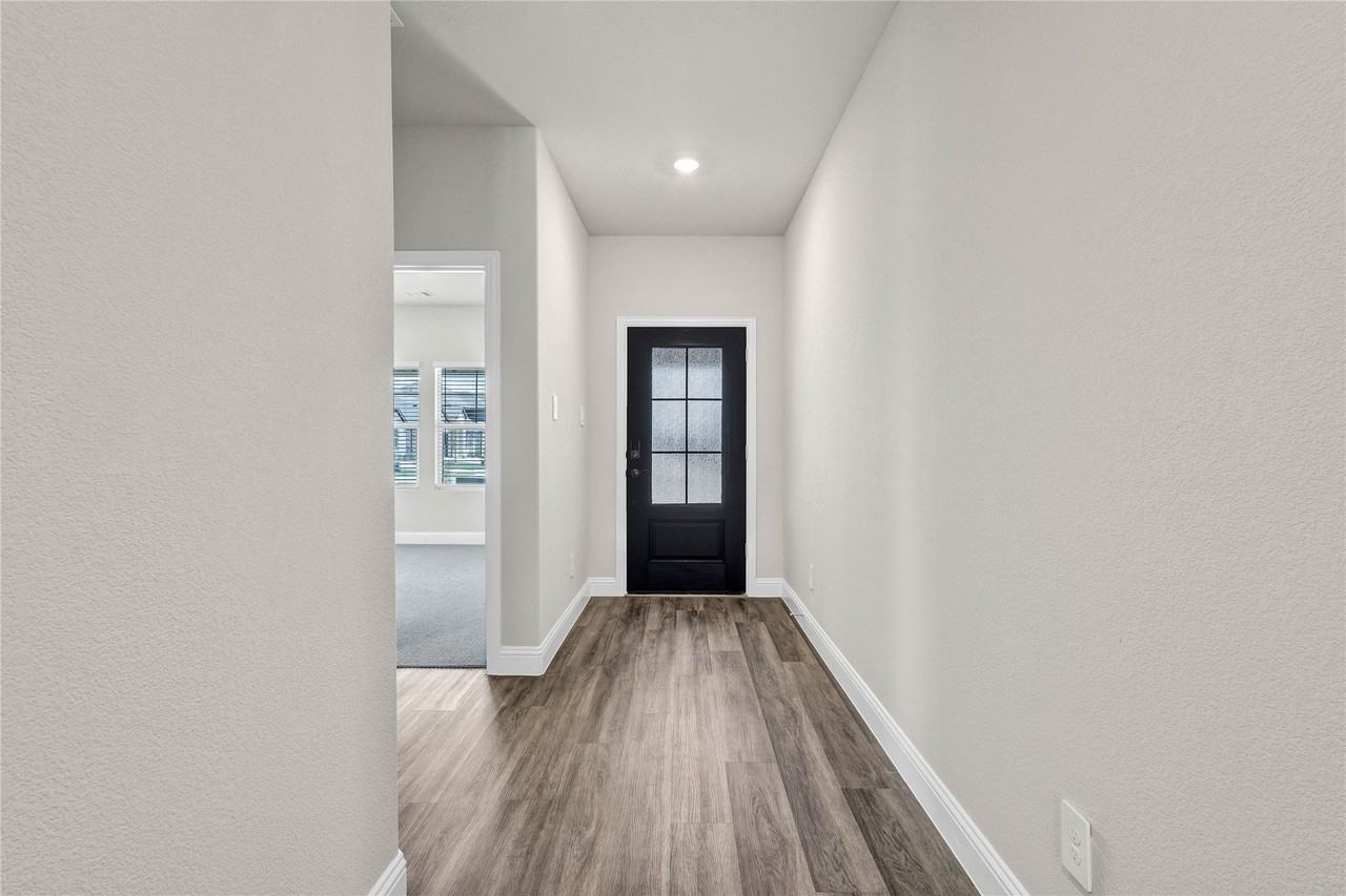608 Willet Dr - Photo 5 of 30