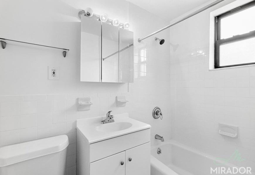 1435 York Ave - Photo 6 of 6