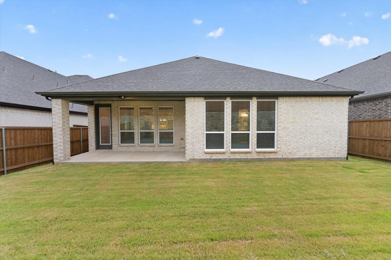 4123 Windy Point Rd - Photo 4 of 29