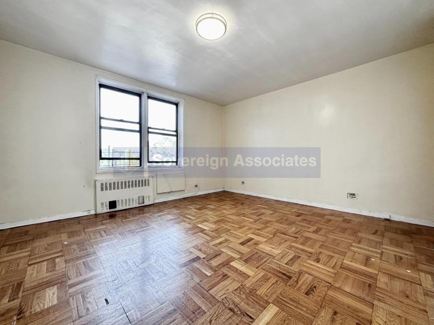 210 W 251st St - Photo 3 of 9