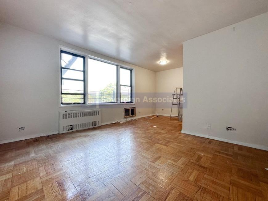 210 W 251st St - Photo 5 of 9