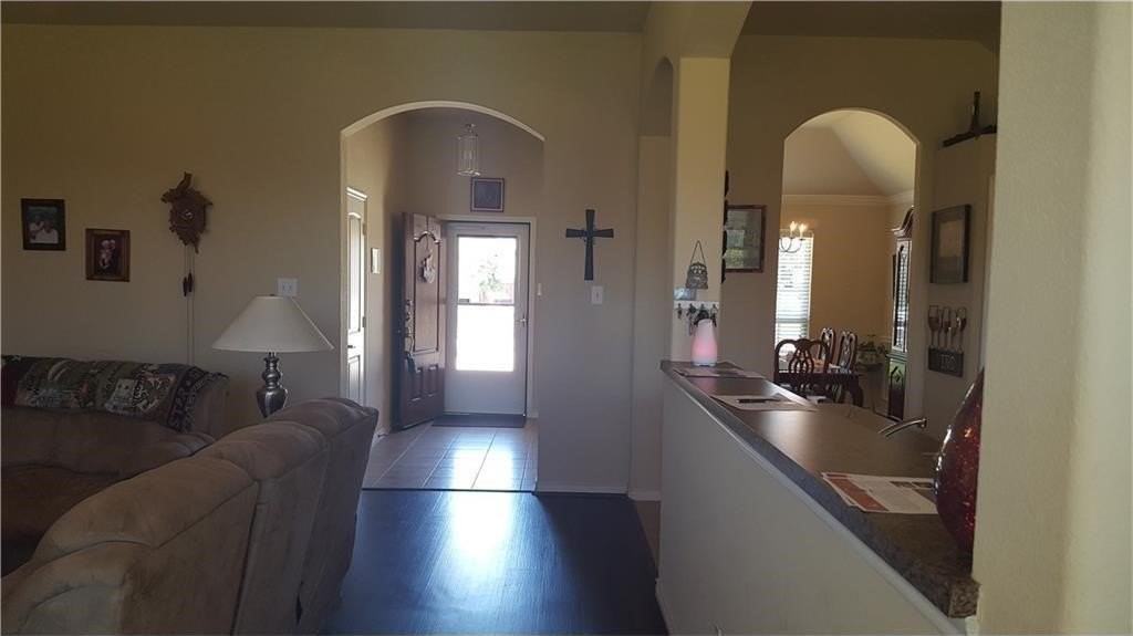 706 Ireland Way - Photo 2 of 28