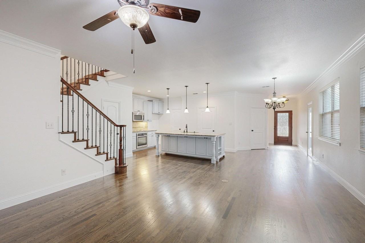 712 Davinci Ct - Photo 3 of 33