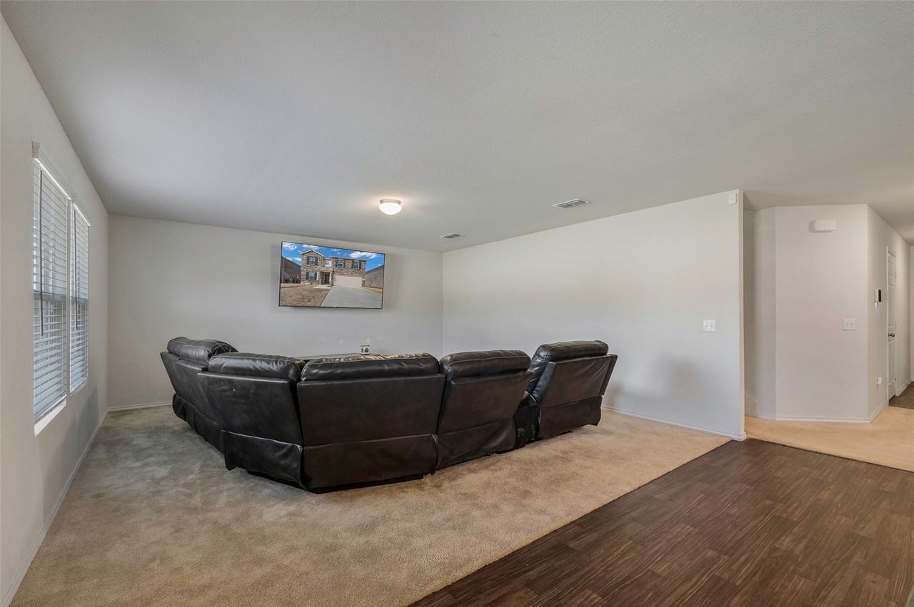 1233 Trace Dr - Photo 3 of 24