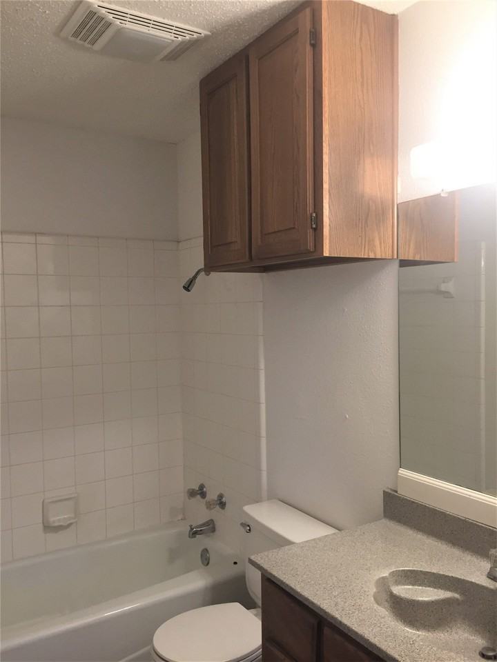 2112 Edwin St - Photo 2 of 8