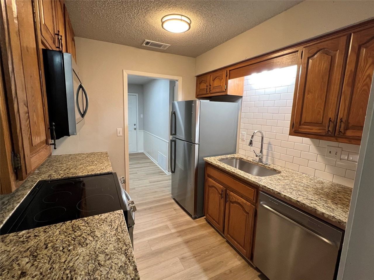 3021 Northridge Dr - Photo 3 of 13