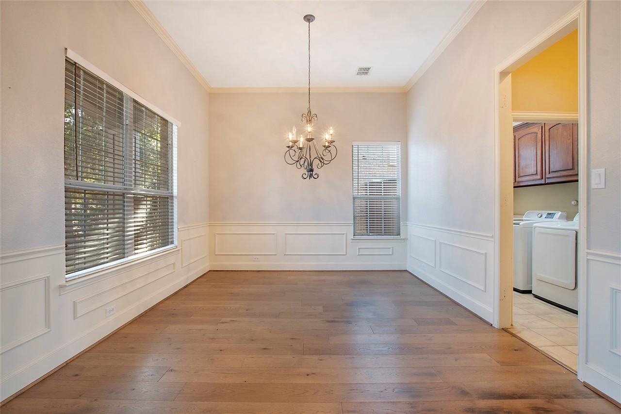 1838 Crowbridge Dr - Photo 4 of 34