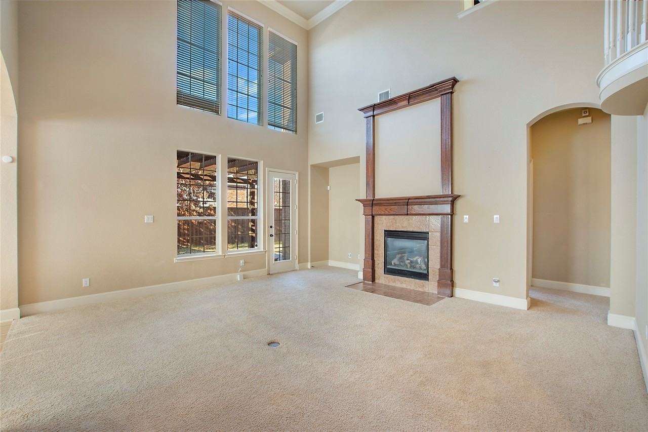 1838 Crowbridge Dr - Photo 7 of 34