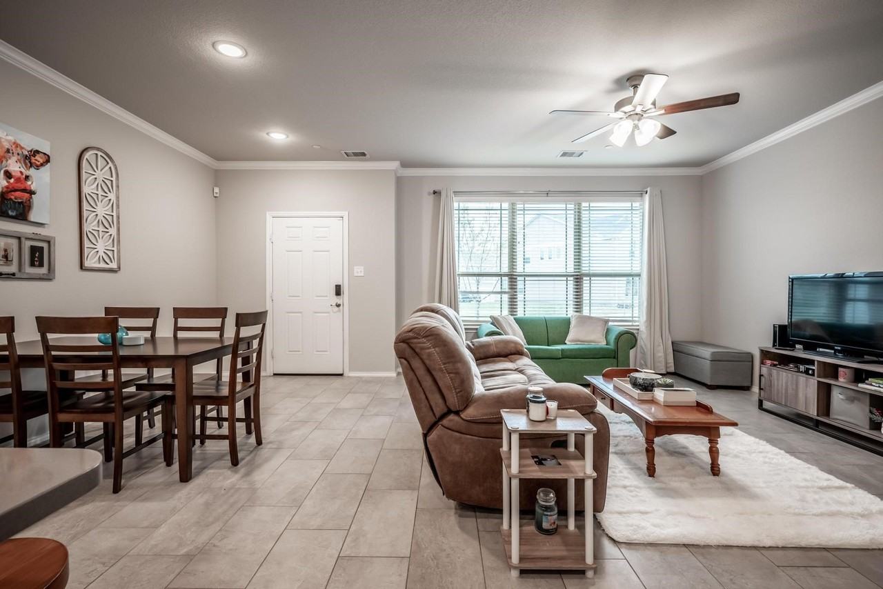 2204 Greystone Dr - Photo 5 of 25