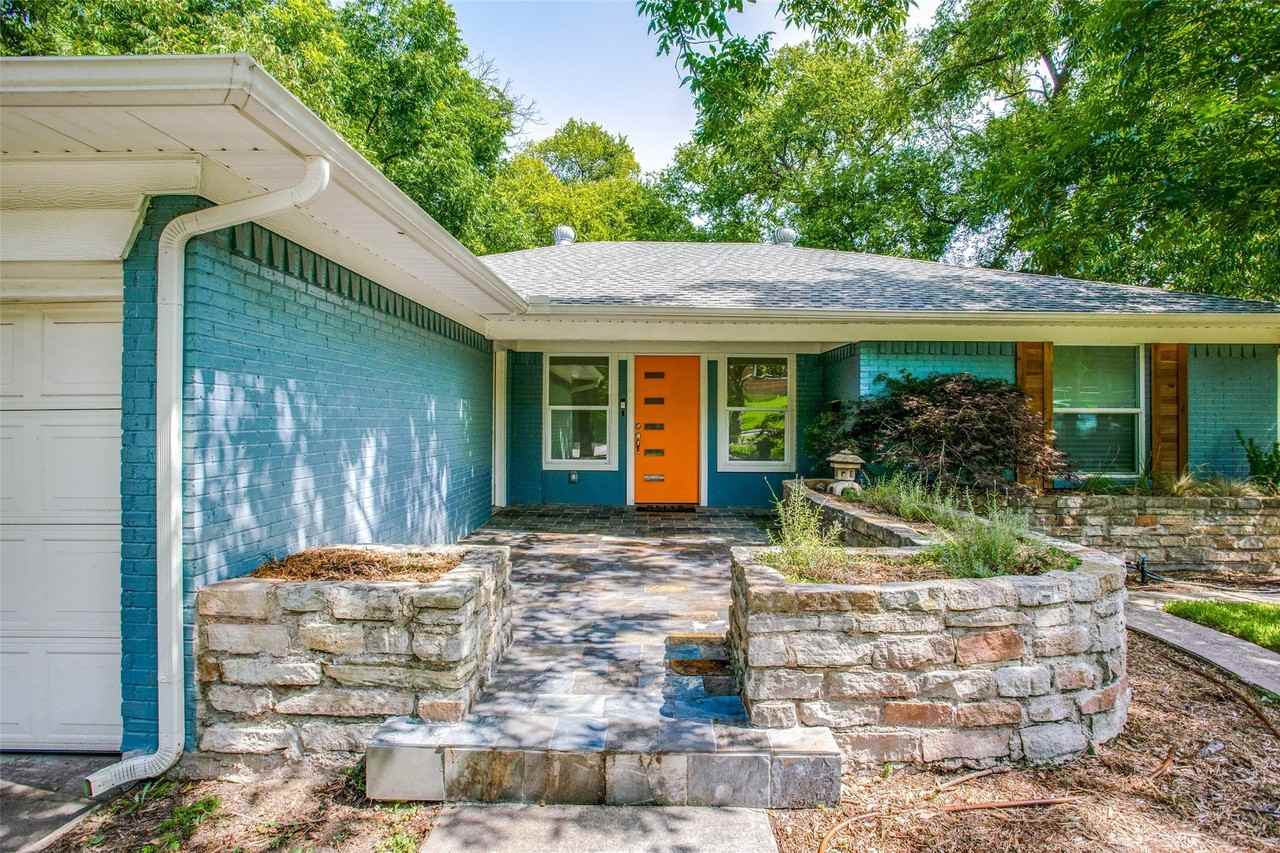 2427 Driftway Dr - Photo 3 of 24