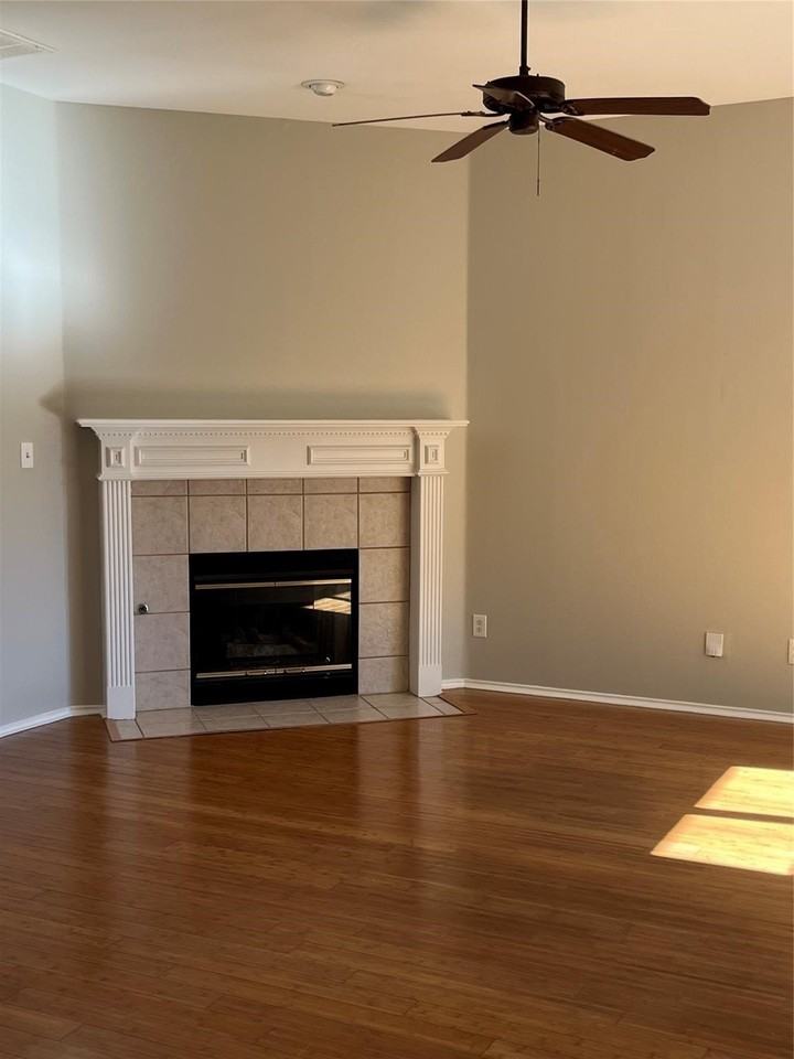 5721 Bandera Dr - Photo 2 of 18
