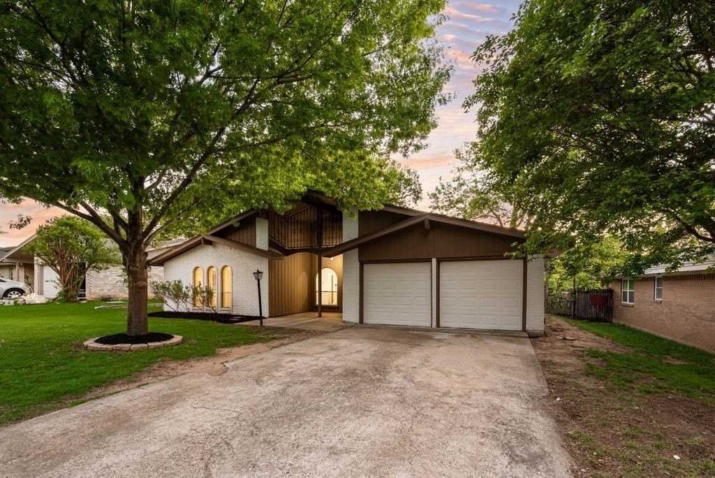 1614 Brent Ct - Photo 3 of 26