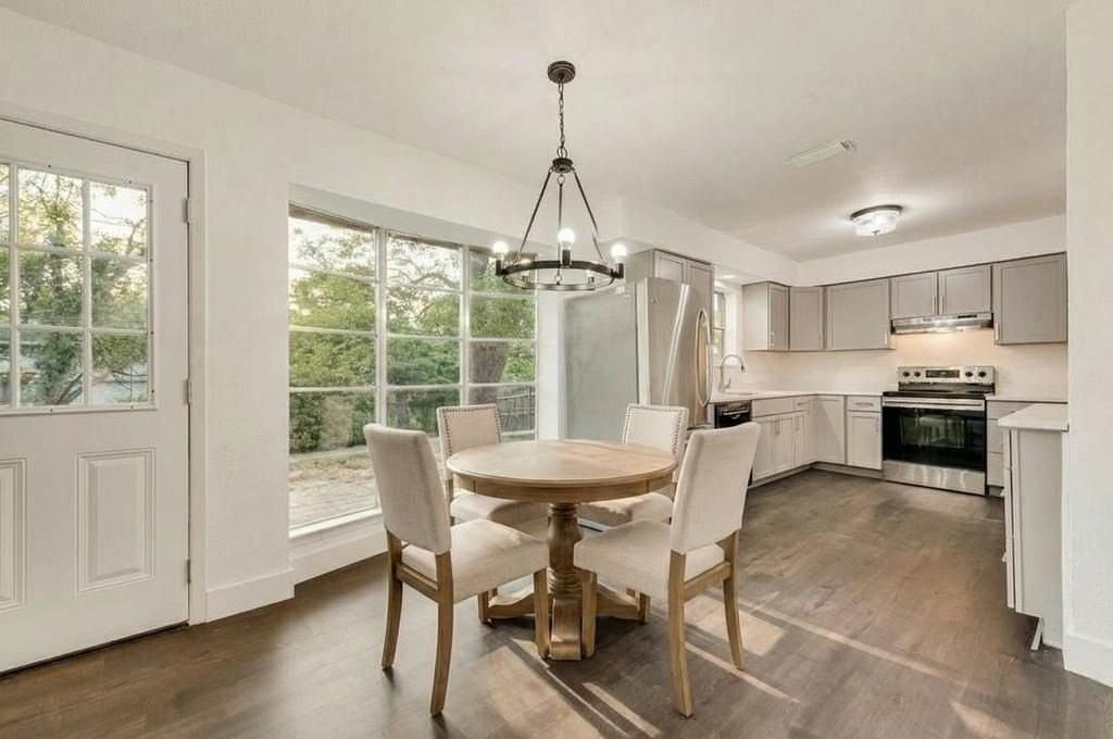 1614 Brent Ct - Photo 6 of 26