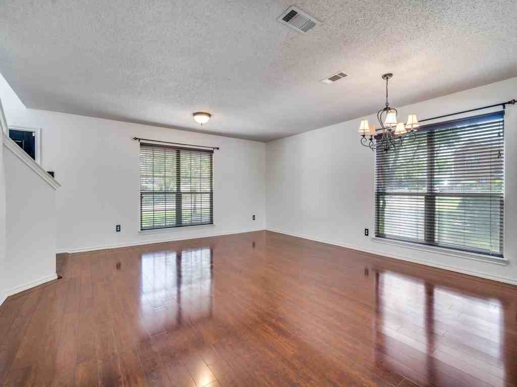 8605 Treasure Cv - Photo 5 of 38