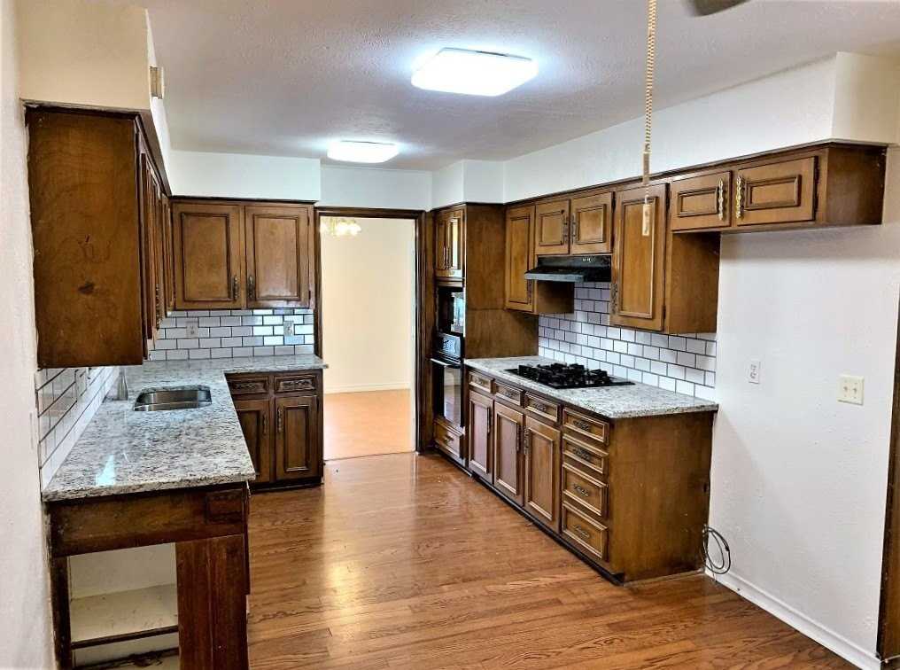 3910 Bucknell Dr - Photo 6 of 24