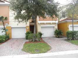 featured image of 1011 Pipers Cay Dr