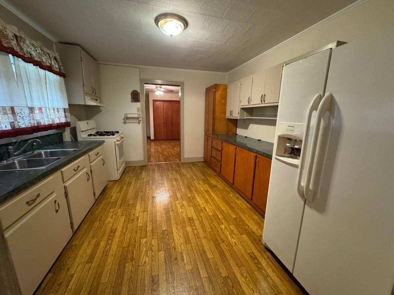 529 Terrebonne St - Photo 6 of 19