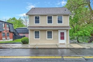 featured image of 205 Hudson St #1