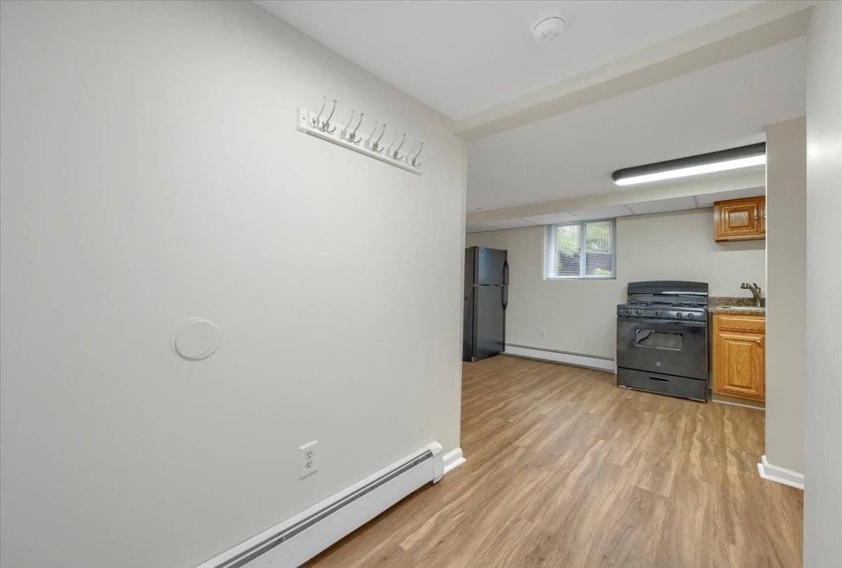 205 Hudson St #1 - Photo 4 of 30