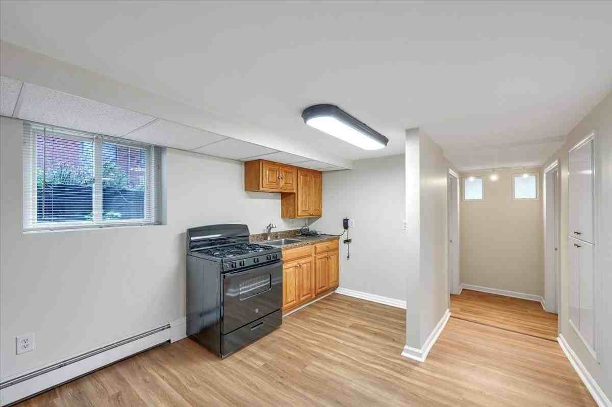 205 Hudson St #1 - Photo 7 of 30