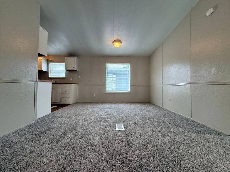 2318 Charlotte Dr - Photo 4 of 10