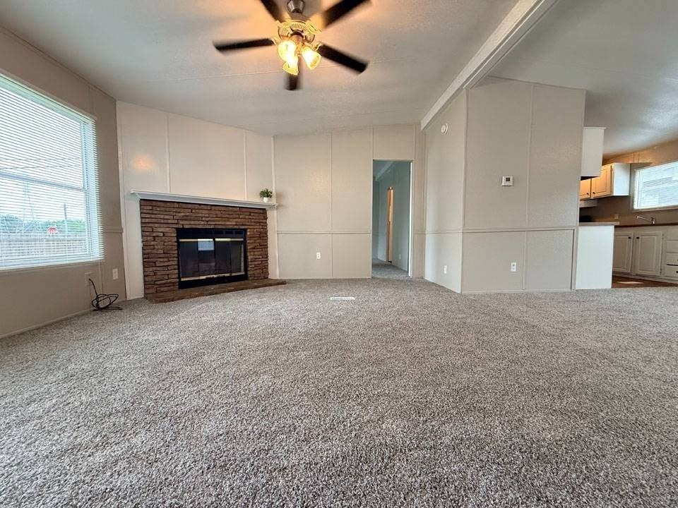 2318 Charlotte Dr - Photo 5 of 10