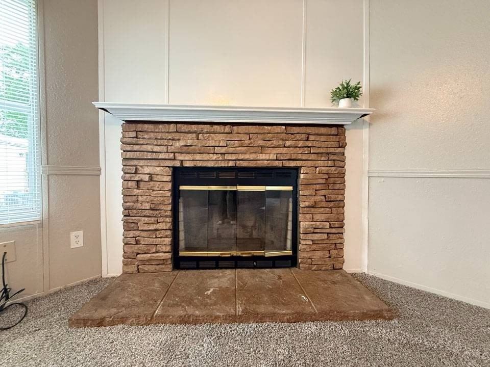 2318 Charlotte Dr - Photo 6 of 10
