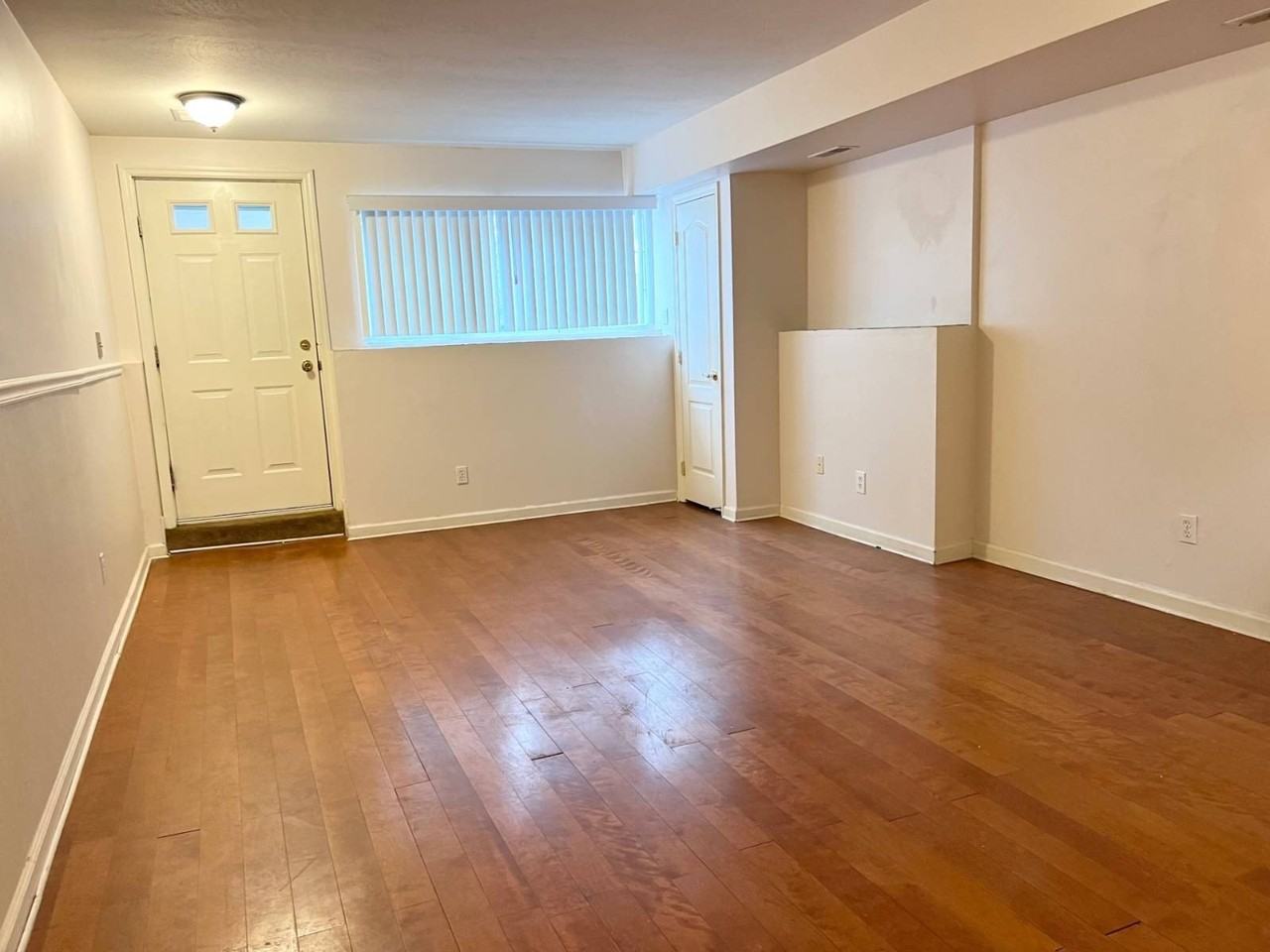 35 Chesterfield Ln #1 - Photo 3 of 10