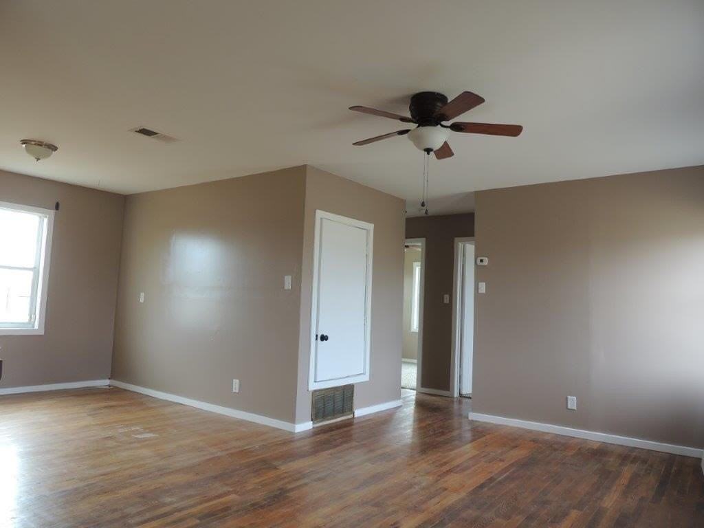 410 Snyder St - Photo 4 of 15