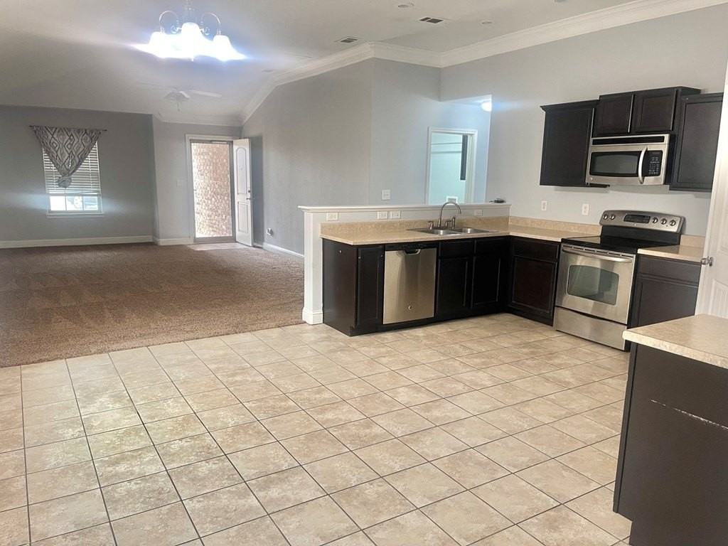 9918 Lamar Ave - Photo 6 of 19