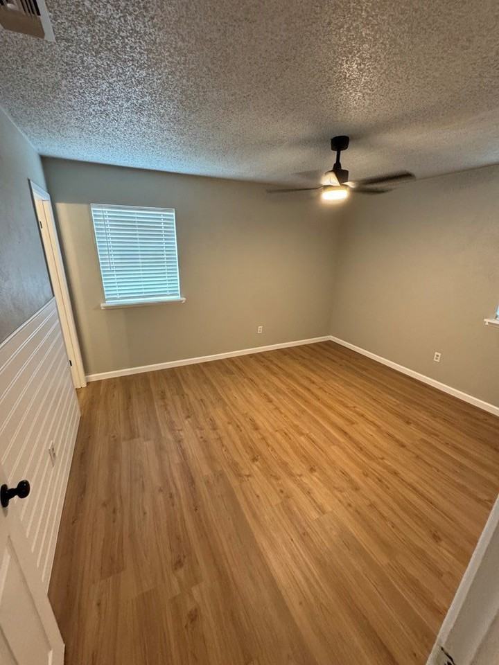 1613 E 52nd St - Photo 6 of 13