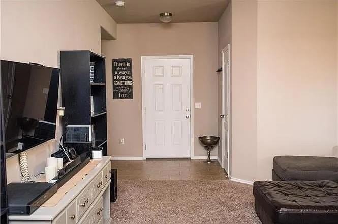 2921 Thompson Farm Ln - Photo 2 of 10